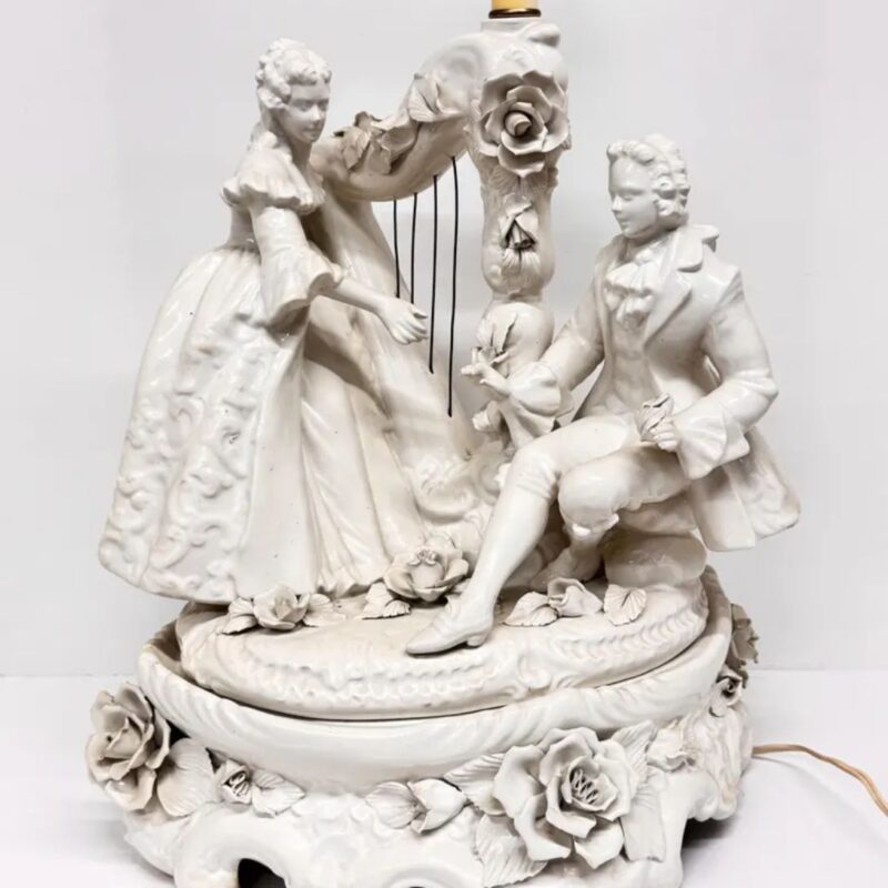 MARVELLOUS TABLE LAMP
