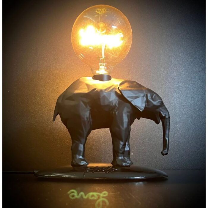 ELEPHANT TABLE LAMP