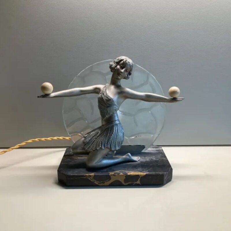 ART DECO LADY LAMP
