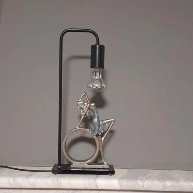 MODERN ARTISTIC TABLE LAMP
