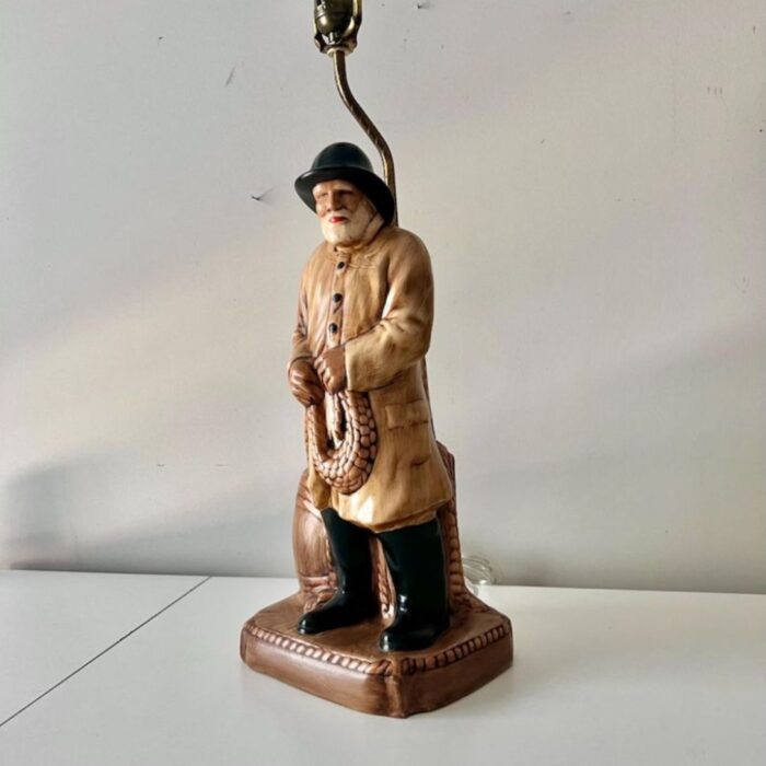NAUTICAL SEA CAPTAIN FISHERMAN CERAMIC AND BRASS TABLE LAMP