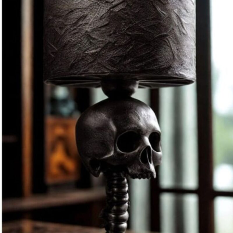SKULL TABLE LAMP