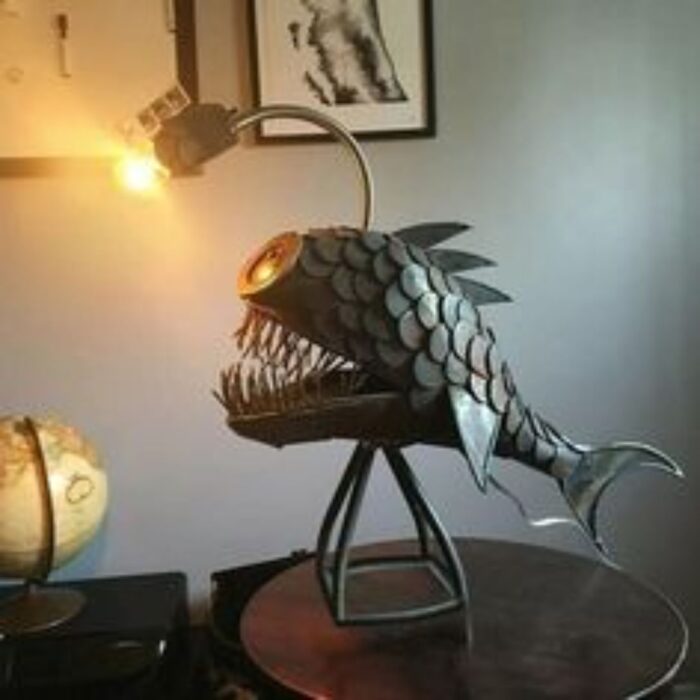 TABLE LAMP