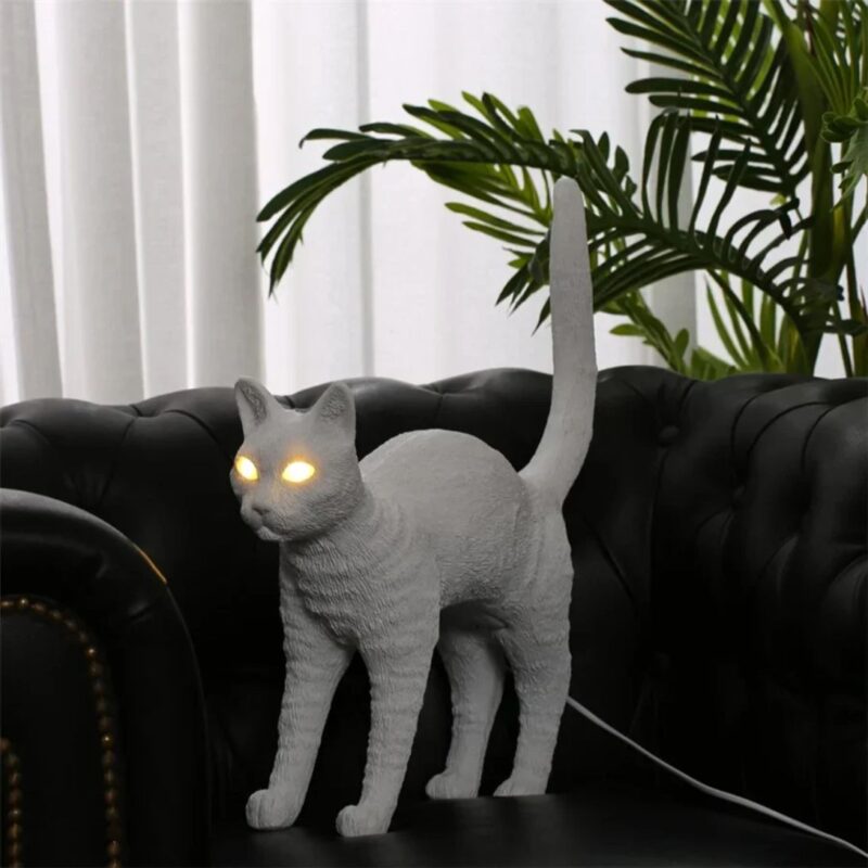 RESIN CAT TABLE LAMP NORDIC