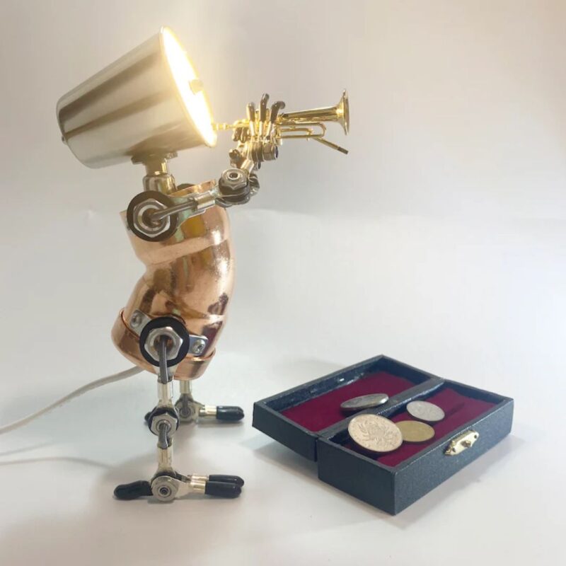 TRUMPET PLAYER TABLE LAMP