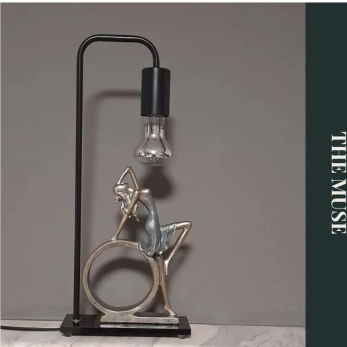 MODERN ARTISTIC TABLE LAMP
