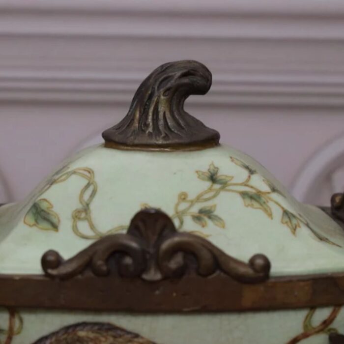 BOX PORCELAIN WITH BRONZE ORNAMENTS 2 HUNTERS AND DOG SCULPTURE