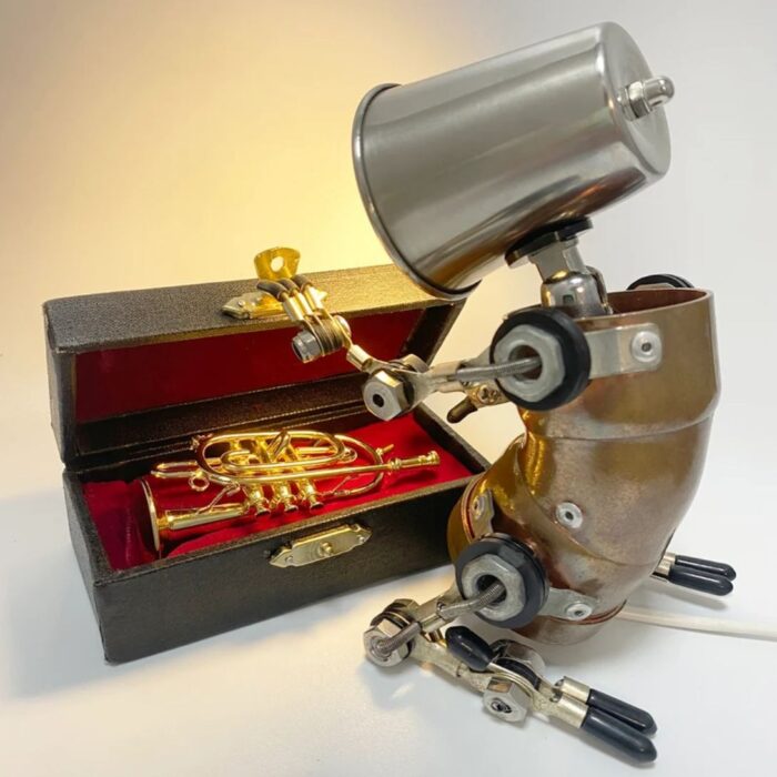 CORNET PLAYER LAMP