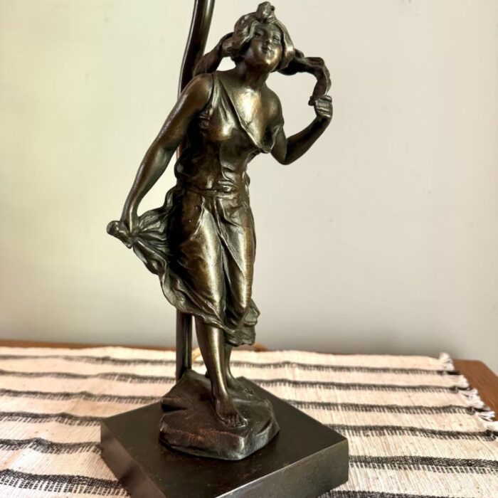 ANTIQUE ART NOUVEAU LADY FIGURINE LAMP