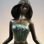 FASCINATING TIFFANY LAMP OF AN ELEGANT LADY