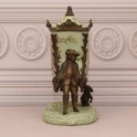 BOX PORCELAIN WITH BRONZE ORNAMENTS 2 HUNTERS AND DOG SCULPTURE