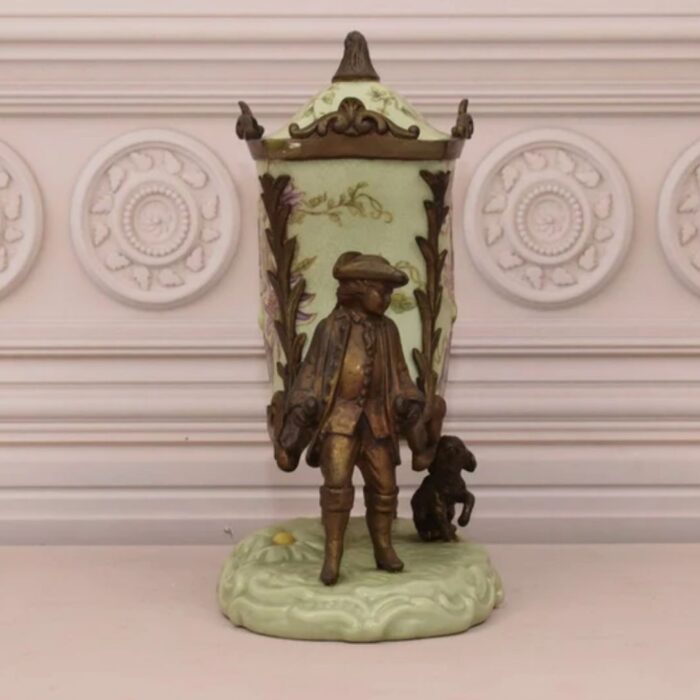 BOX PORCELAIN WITH BRONZE ORNAMENTS 2 HUNTERS AND DOG SCULPTURE