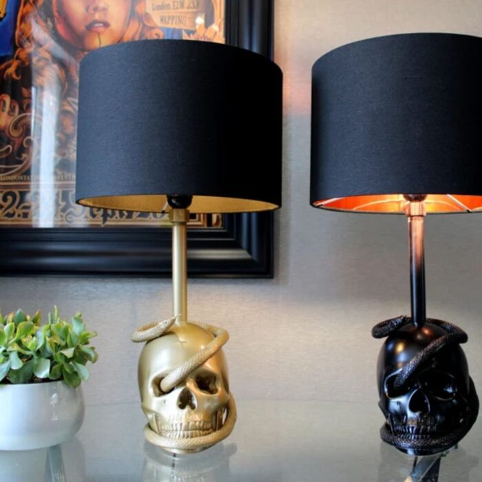 THE SNAKE EDISON SKULL LAMP