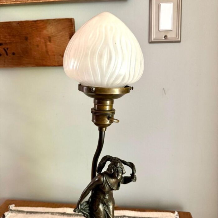 ANTIQUE ART NOUVEAU LADY FIGURINE LAMP