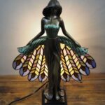 FASCINATING TIFFANY LAMP OF AN ELEGANT LADY