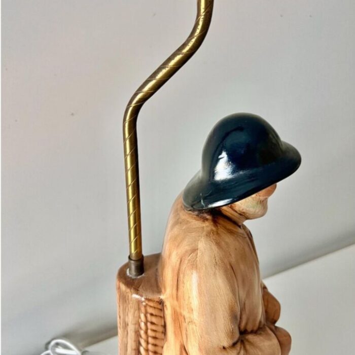 NAUTICAL SEA CAPTAIN FISHERMAN CERAMIC AND BRASS TABLE LAMP