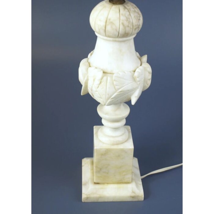 ANTIQUE EARLY 20TH C NEOCLASSICAL HAND CARVED ITALIAN MARBLE TABLE LAMP