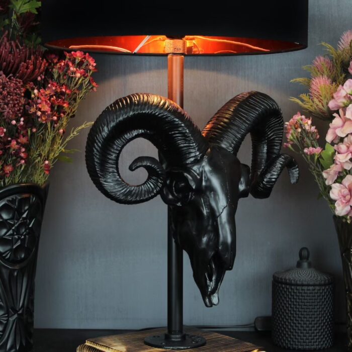 RAM SKULL TABLE LAMP