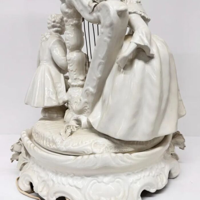 MARVELLOUS TABLE LAMP