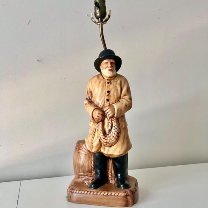 NAUTICAL SEA CAPTAIN FISHERMAN CERAMIC AND BRASS TABLE LAMP