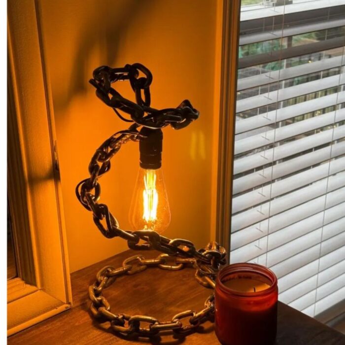 CUSTOM WELDED CHAIN LAMP
