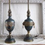 VINTAGE MONUMENTAL STIFFEL BRASS LION HEAD GREEN ENAMEL URN HOLLYWOOD REGENCY STYLE LAMP