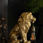 QUIRKY GOLD LION LAMP