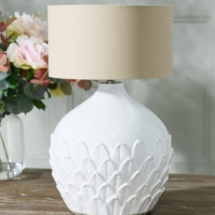 WHITE PETAL TABLE LAMP