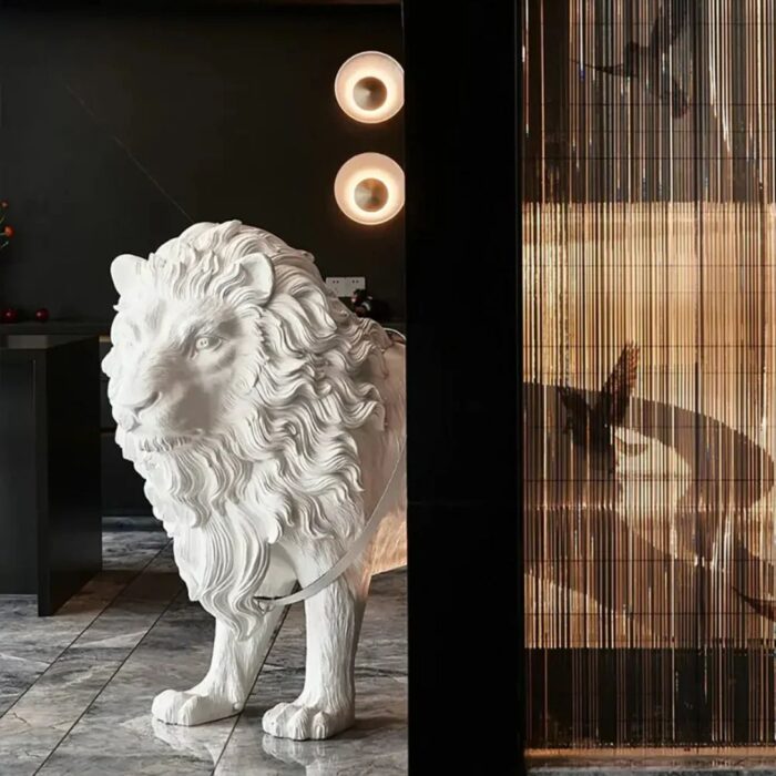 LION SCULPTURE FLOOR LAMP