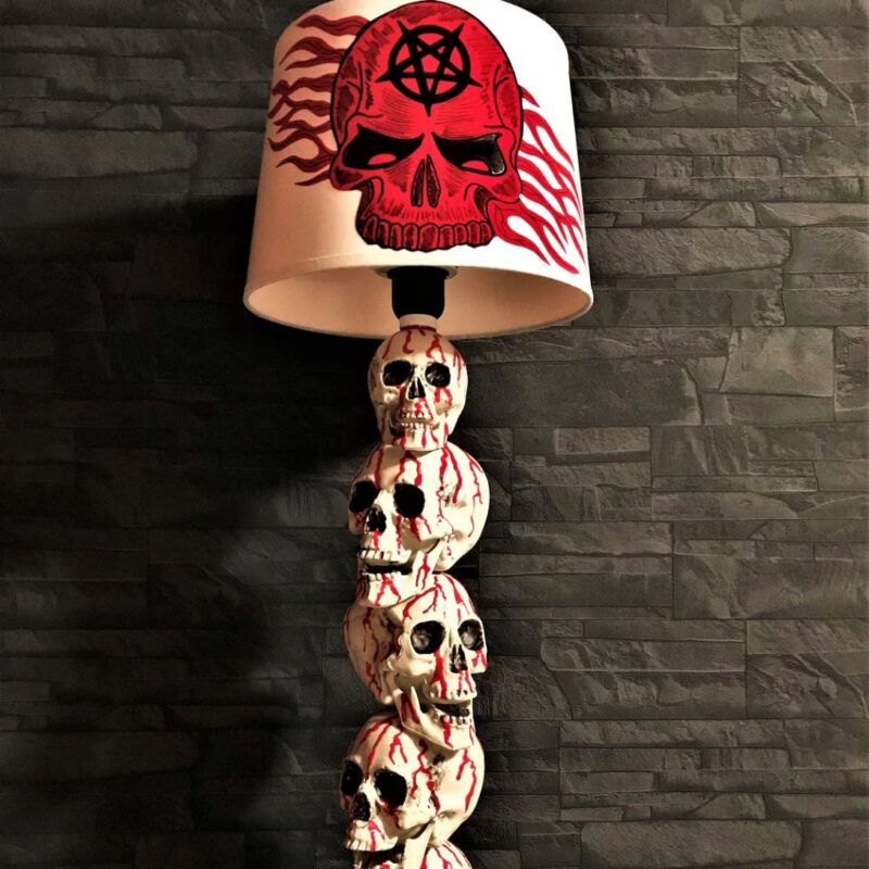 TABLE/FLOOR LAMP WITH SKULLS AND VELVET