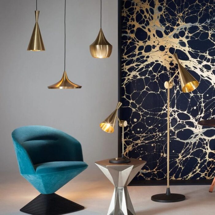BEAT TABLE LAMP BRASS