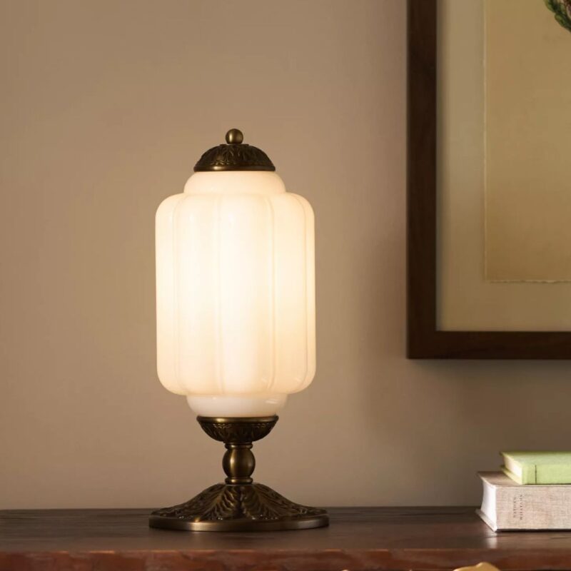 THE ELOISE SCALLOP MILK GLASS TABLE LAMP WHITE