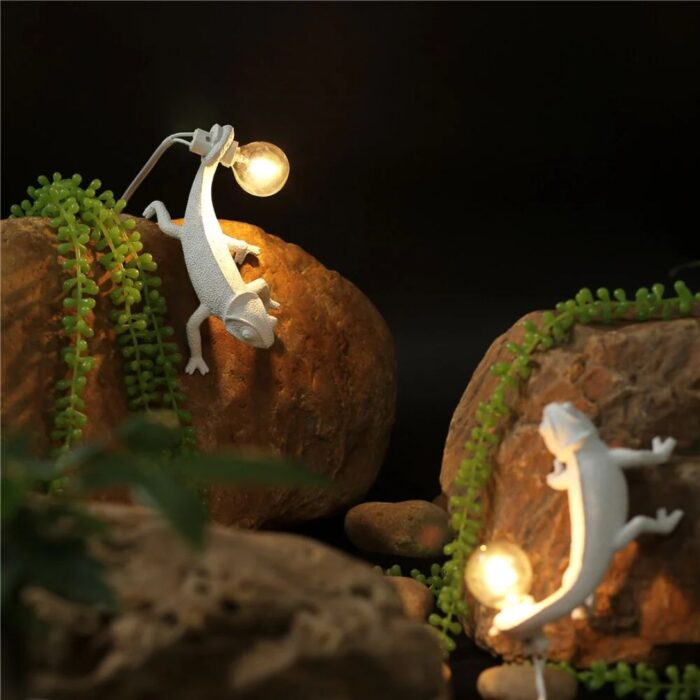 RESIN LIZARD TABLE LAMP 7.5