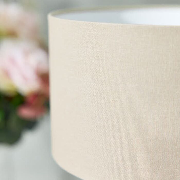 WHITE PETAL TABLE LAMP