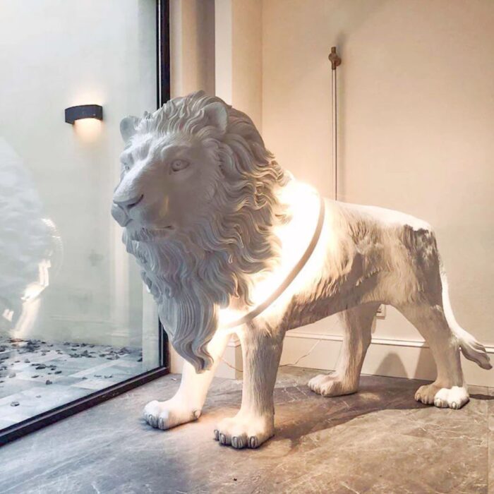 LION SCULPTURE FLOOR LAMP