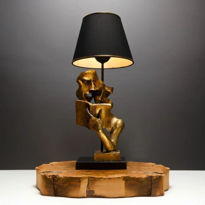 METAL TABLE LAMP