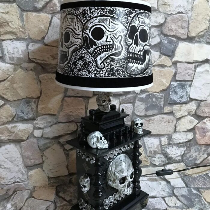 TABLE LAMP SKULL