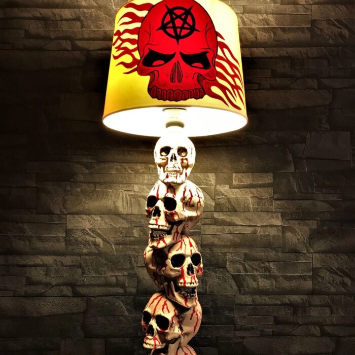 TABLE/FLOOR LAMP WITH SKULLS AND VELVET