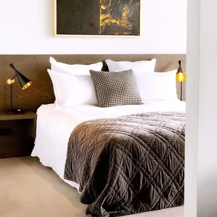 BEAT TABLE LAMP BLACK