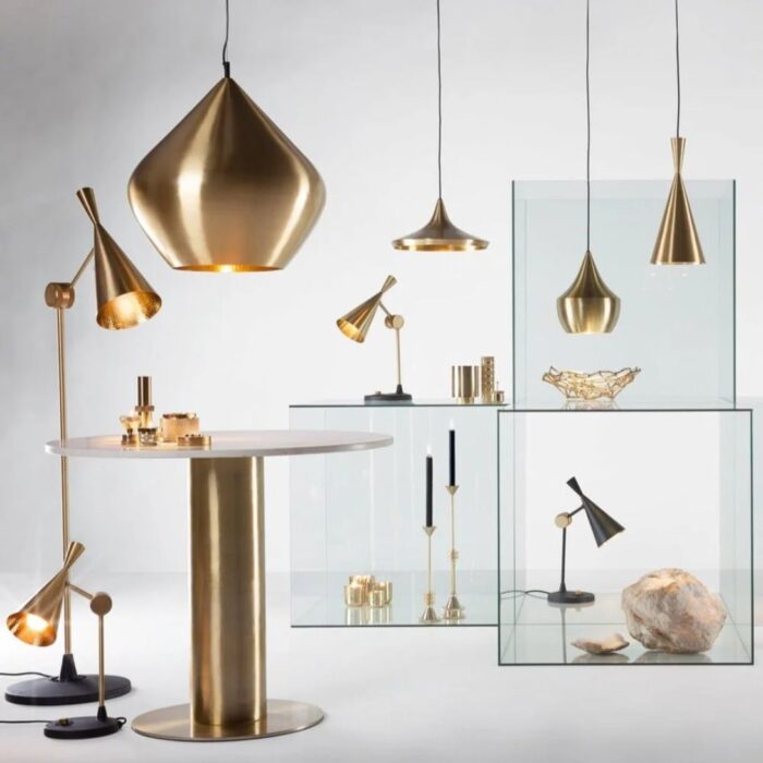 BEAT TABLE LAMP BRASS