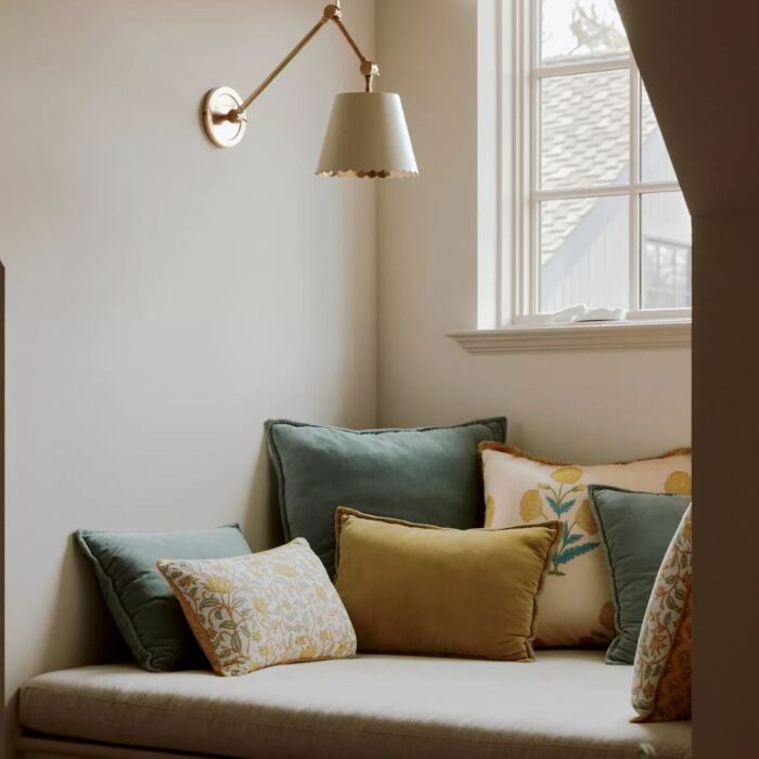 ROBERTA SCALLOPED LEATHER TASK SCONCE WHITE