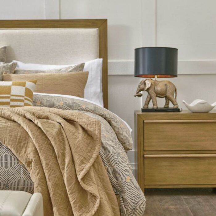 ELEPHANT TABLE LAMP