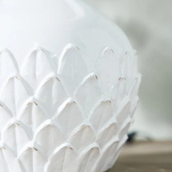 WHITE PETAL TABLE LAMP