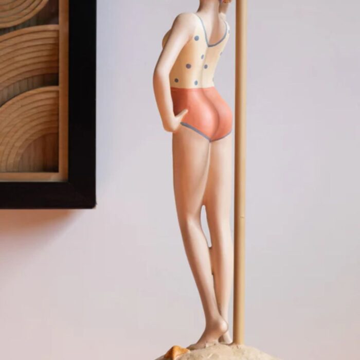 RETRO STYLE BATHER TABLE LAMP WITH GLOBE
