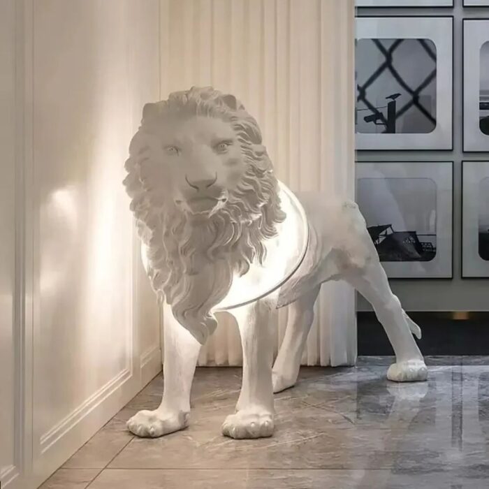 LION SCULPTURE FLOOR LAMP