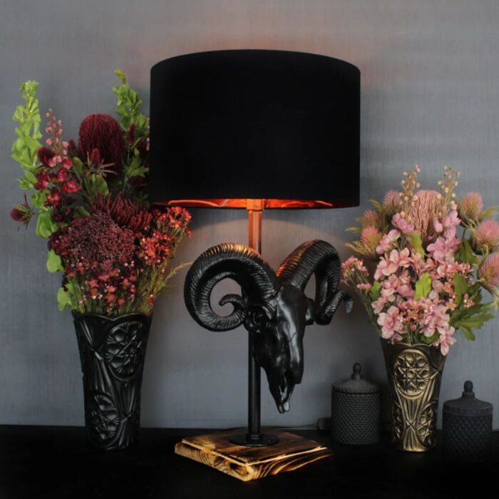 RAM SKULL TABLE LAMP