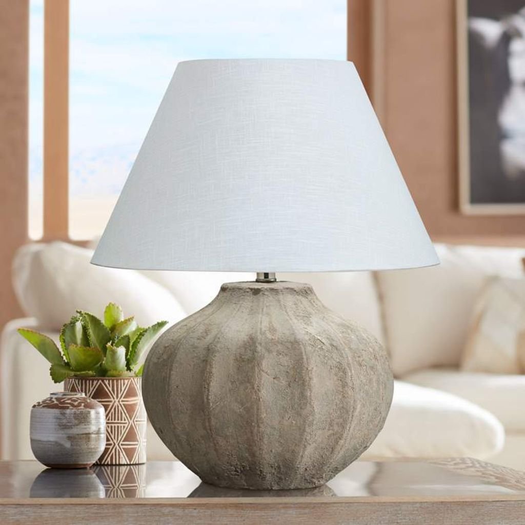 1 CLAMSHELL RIBBED SAND CERAMIC TABLE LAMP