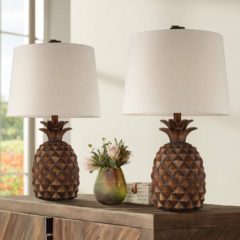 1 BROWN PINEAPPLE ACCENT TABLE LAMP