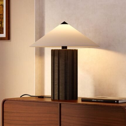 MATTE BLACK SOCKET TABLE LAMP