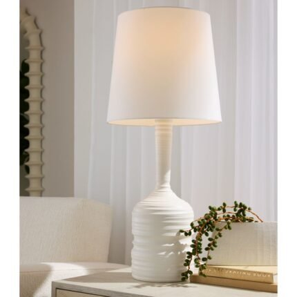 PORCELAIN WHITE TABLE LAMP